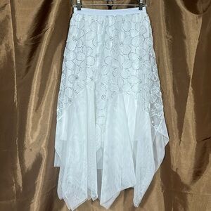 SooLinen Casual White Sequined Flower Skirt playful